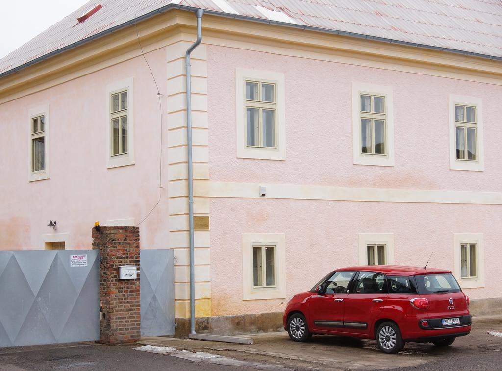 Apartmany U Komina Terezin  Ngoại thất bức ảnh